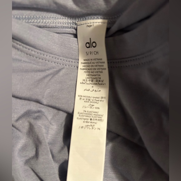Alo yoga The All Day Short Sleeve in winter frost sz small NWT - Picture 6 of 8